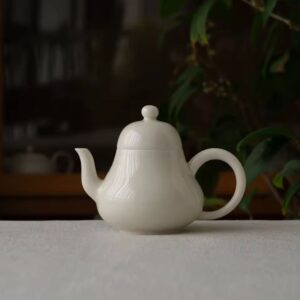 Bule chinês de porcelana branca 130 ml em formato tradicional